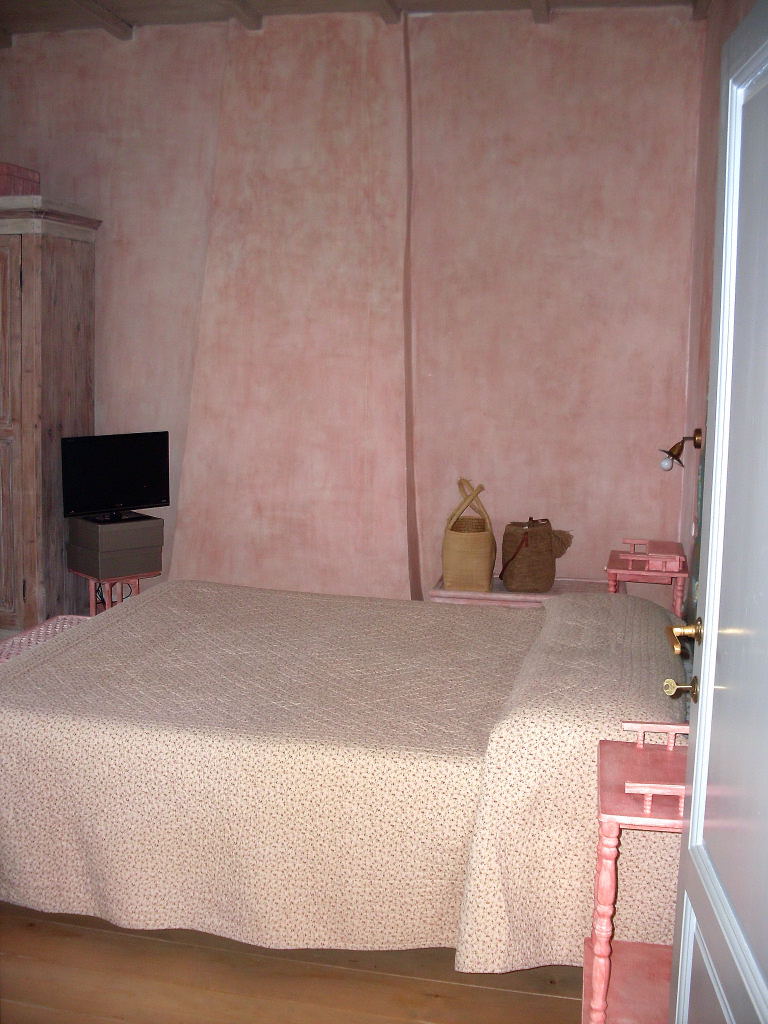 RIF.-5031-letto-camera-rosa-colonica-0001.jpg