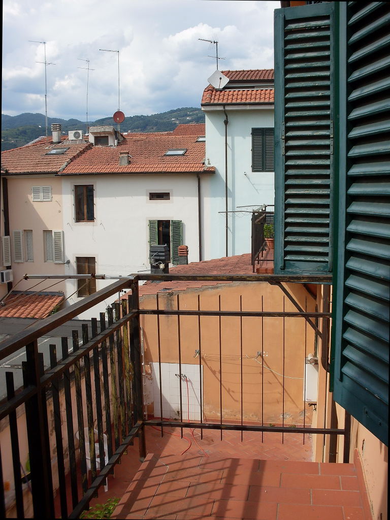 Montecatini Terme centro vic.ze Piazza del Popolo – Luminoso  Appartamento con balcone completamente arredato €. 90.000