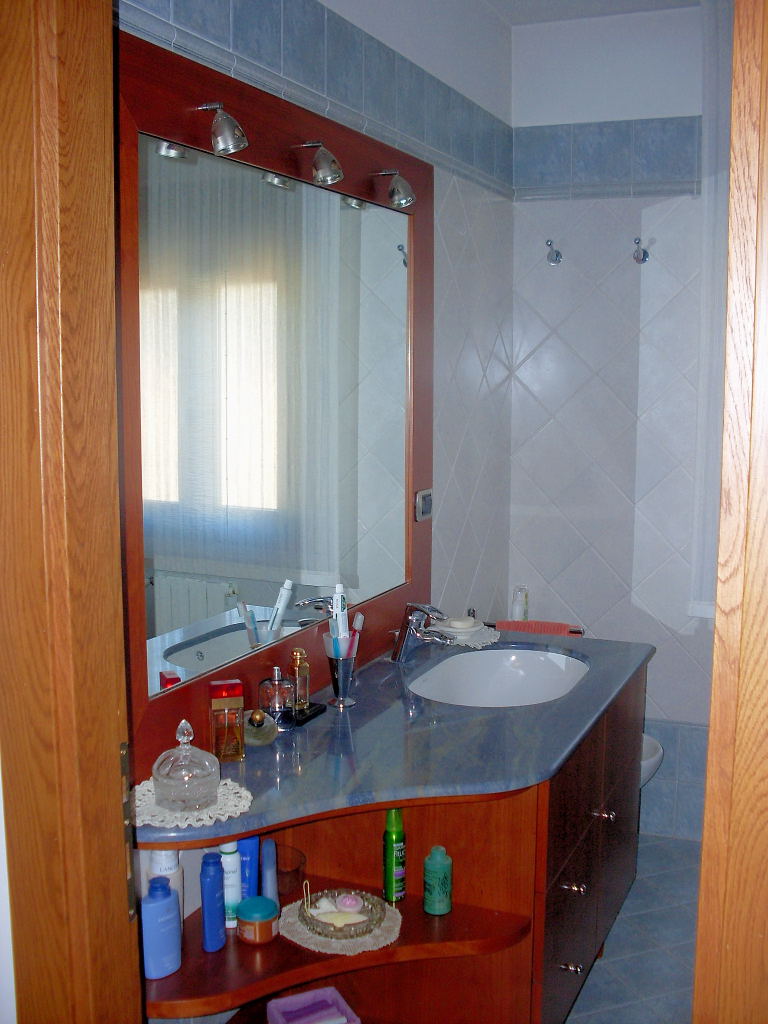 RIF.-4596-bagno-blu0001.jpg