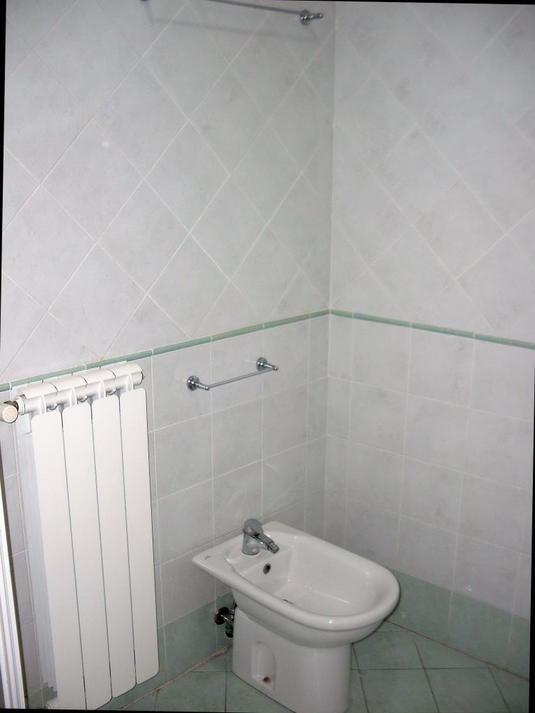 RIF.-2333-A-bagno-angolo-bidet0001.jpg