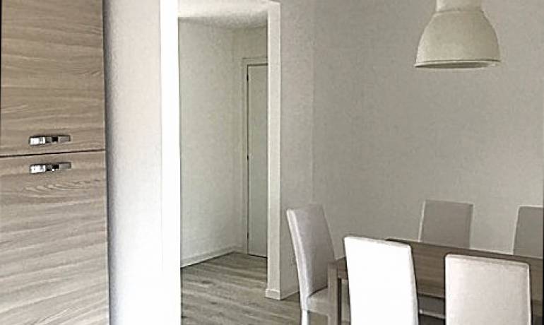 Montecatini T. Centro – Luminoso appartamento mq. 110  completamente ristrutturato e arredato con grande terrazzo abitabile Rich. 135.000 €uro
